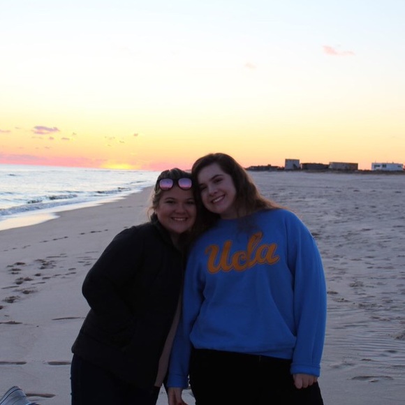 Meet your Posher, Amanda - Picture 1 of 1